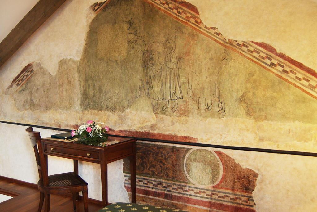 נולי Palazzo Vescovile Hotel מראה חיצוני תמונה