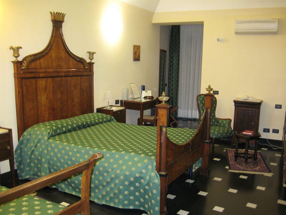 נולי Palazzo Vescovile Hotel מראה חיצוני תמונה